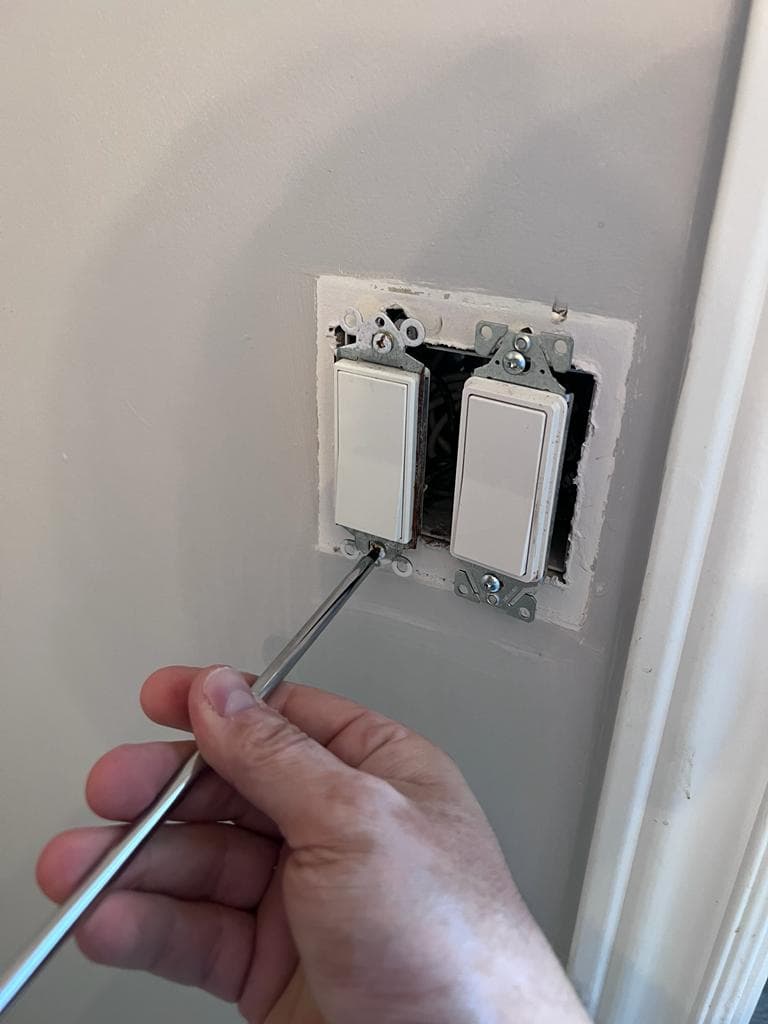 Electrical outlets installation